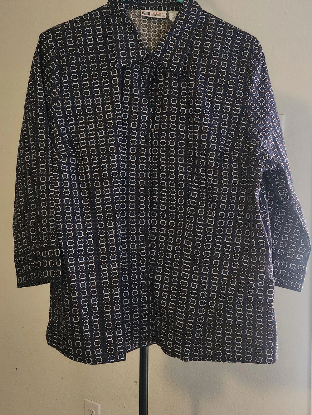 Faded Glory Navy and White Geometric Button-Down Shirt